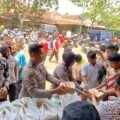 Jumat Berkah, Polres Purbalingga Bagikan 500 Bungkus Nasi untuk Masyarakat