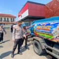 Bidpropam Polda Jateng bersama Polres Purbalingga Salurkan Bantuan 20.000 Liter Air Bersih